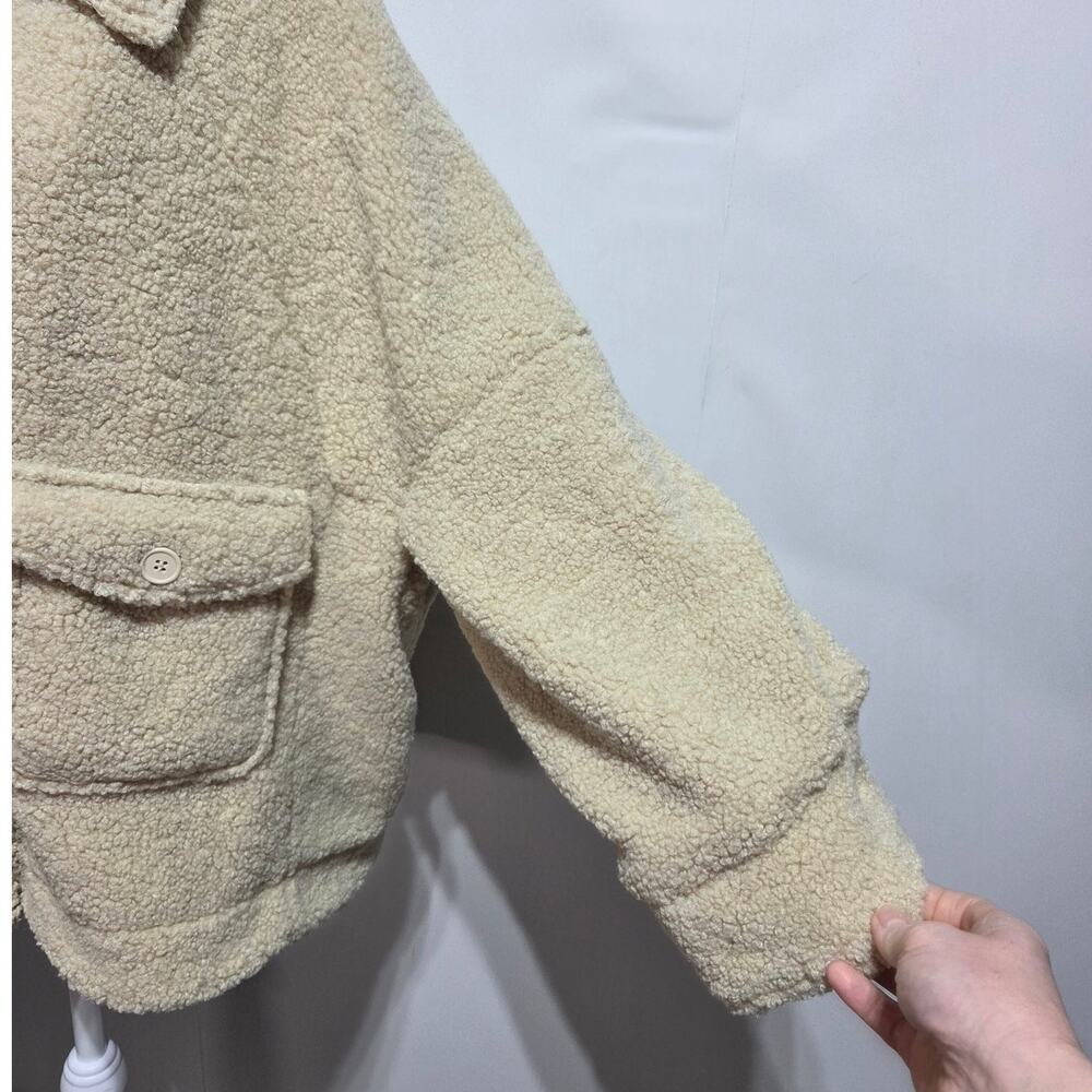 HYFVE NWOT Tan Sherpa Fleece Teddy Button up Jacket size Large - Picture 3 of 10